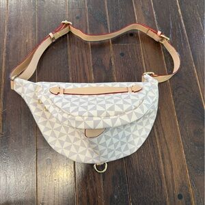 Geometric Patterned Belt Bag